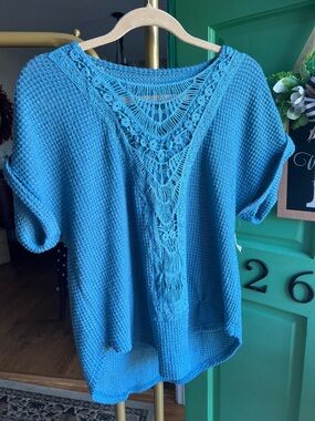 Lightweight Open-Weave Knit Top in Teal